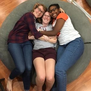 Meet your Posher, Olivia